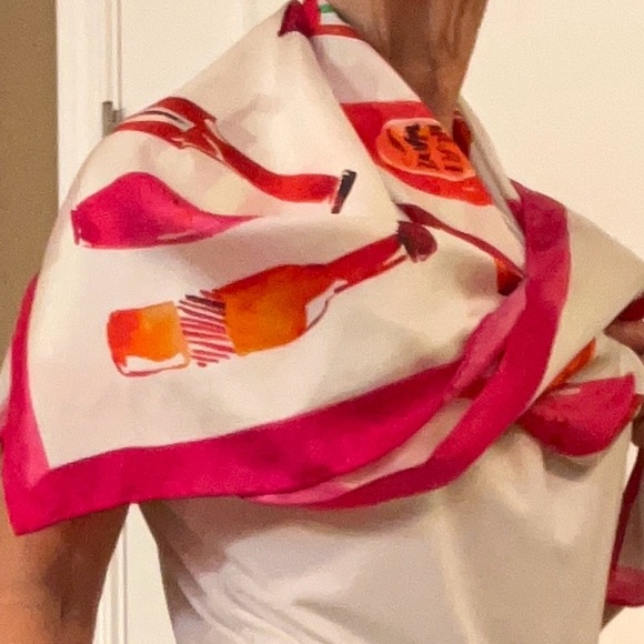 Kate Spade 100% silk scarf! Beautiful and colorful 34” x 34” EUC - Picture 4 of 16